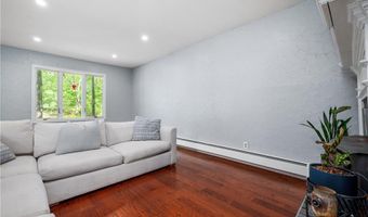 8 Westgate Rd, Cumberland, RI 02864