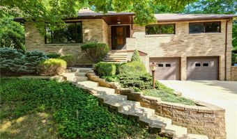 1341 Valley Dr, Akron, OH 44312