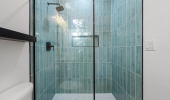 15 SEATON Pl NE 1, Washington, DC 20002
