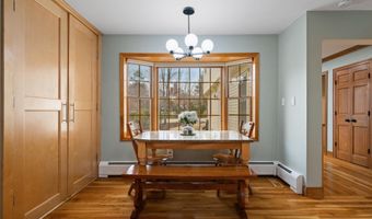 43 Darling Parke Dr, Bangor, ME 04401
