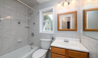 35 Fairview Dr, Middletown, NJ 07748