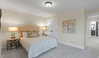 5272 Greyson Heights Dr, Auburn, IN 46706