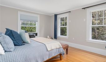 291 Spencer Ave, Warwick, RI 02818