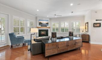 321 5TH St, Atlantic Beach, FL 32233