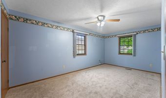 1707 W Hampton Dr, Austintown, OH 44515