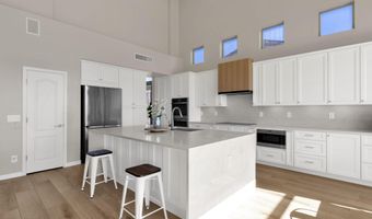 2933 W Owens Way, Anthem, AZ 85086