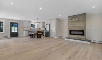 52 Woodbrey Ln, Standish, ME 04084