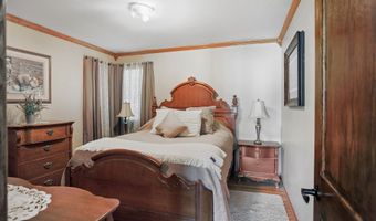904 Squire Ln, Aberdeen, SD 57401