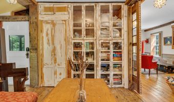 6 Spring St, Chester, CT 06412