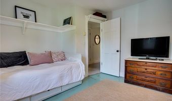 45 Burnside Ave, Newport, RI 02840