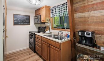 40 Hemlock Hl A, Banner Elk, NC 28604