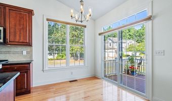 11 Pondside Ln 11, Bolton, MA 01740