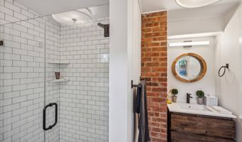 84 Indian Wells Hwy, Amagansett, NY 11930