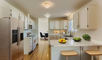 19457 SUNSET SPRINGS Dr, Oregon City, OR 97045