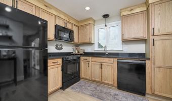 15 Diane Dr, Cromwell, CT 06416