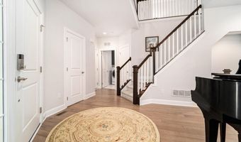 3306 Sunton Rd, Ann Arbor, MI 48105