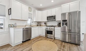 51 Good Luck Dr, Bayville, NJ 08721