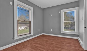 483 N Main St, Amherst, OH 44001