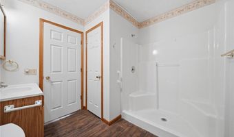5390 Savannah Dr, Ashtabula, OH 44004