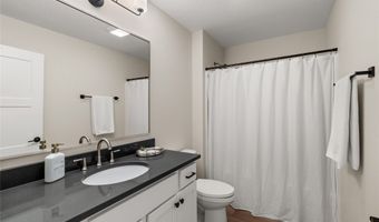 2302 SW Parkway Ln, Ankeny, IA 50023
