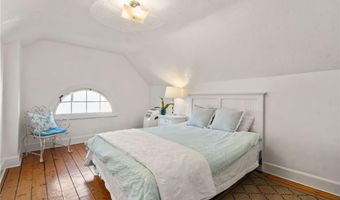 34 Bull St, Newport, RI 02840