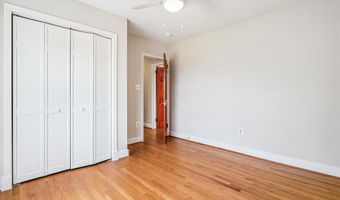 121 S FENWICK St, Arlington, VA 22204