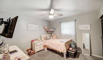 135 Kraft Dr, Ashville, OH 43103