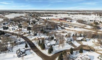 1502 Armstrong Cir NW, Alexandria, MN 56308