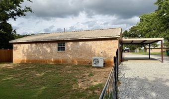 606 S Hubbard St, Alvord, TX 76225