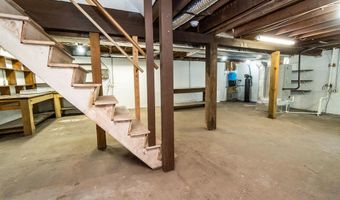 18 Holiday Dr, Albrightsville, PA 18210