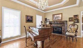 136 Riverview Dr, Anderson, MO 64831