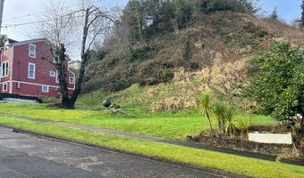 451 6th St, Astoria, OR 97103