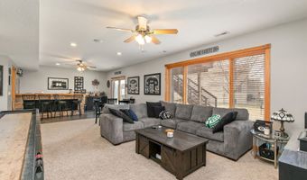 1620 Pinewood Ct SW, Altoona, IA 50009