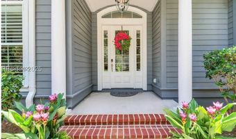 7 Greenwood Dr, Bluffton, SC 29910
