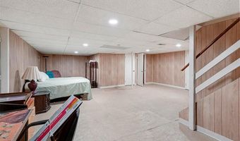 887 Woodridge Dr, Arnold, MO 63010