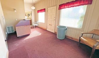 390 N Broadway St, Blackfoot, ID 83221