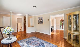 6216 ROCKHURST Rd, Bethesda, MD 20817