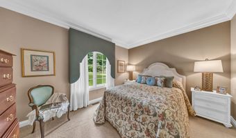924 Woodcrest Way, Anderson, IN 46012