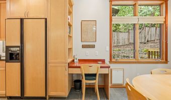 611 Forest St, Ashland, OR 97520