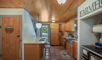 206 Mcpeek Rd, Andover, NJ 07848