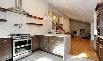 69 Pittis Ave, Allendale, NJ 07401
