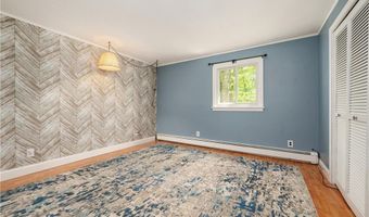8 Westgate Rd, Cumberland, RI 02864