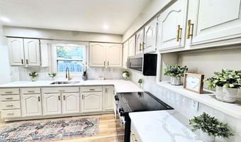 2317 N BAY St, Appleton, WI 54911