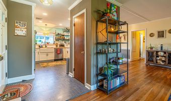 190 Crestview Dr, Abingdon, VA 24210