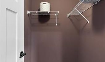 6151 N TRAILWOODS Dr, Ann Arbor, MI 48103