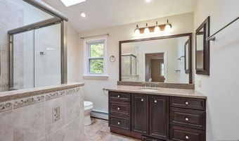 20 Dogwood Dr, Allendale, NJ 07401