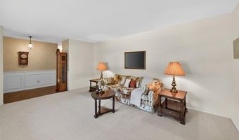 6 Helmsdale Ct, Ballwin, MO 63011