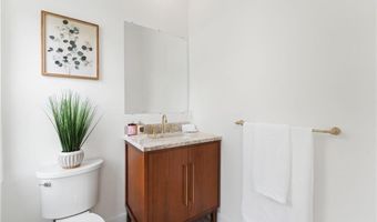 41 Burnett Rd, Warwick, RI 02889