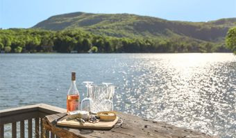 905 Cold Mountain Rd, Lake Toxaway, NC 28747
