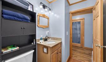 625 Mcgrath Pond Rd, Belgrade, ME 04917